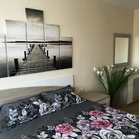 Bratanov In Lifestyle Deluxe Апартамент